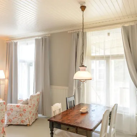 Beautiful Courtyard In A 19th-century Wooden House * Hanko